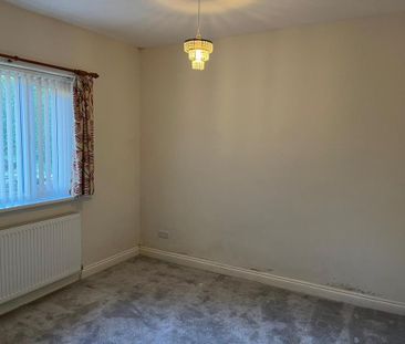 2 bedroom semi-detached bungalow to rent - Photo 3