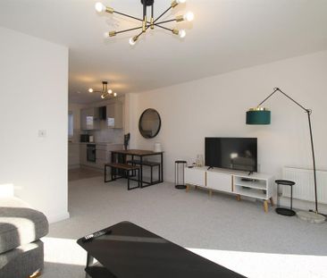 3 bedroom semi-detached house to rent - Photo 4