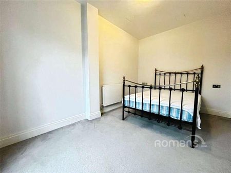 Cresset Court, High Street, Maidenhead, Berkshire, SL6 - Photo 3