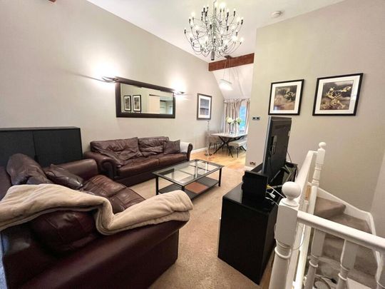 2 bedroom end of terrace house to rent - Photo 1