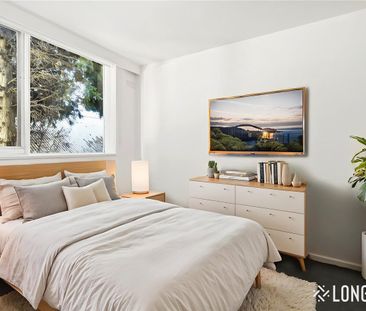 Perfect One Bedroom Apartment In Toorak - Photo 2