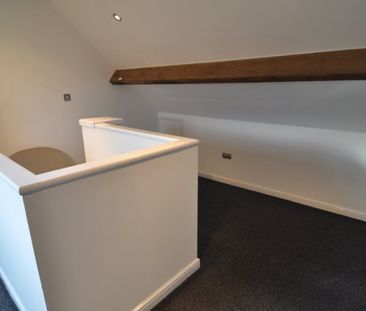 2 bed Terraced - To Let - Photo 6