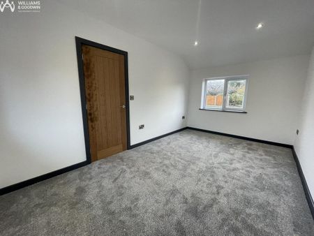 4 bedroom semi-detached house to rent - Photo 5