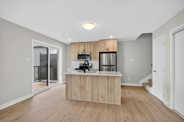 For Lease - 1405 Creekway Private, Kanata, Ontario - Photo 1