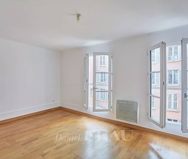 Location appartement, Paris 7ème (75007), 3 pièces, 64.65 m², ref 84048293 - Photo 4
