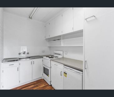 Freshly Painted One Bedroom Unit in Sandy Bay - Photo 3