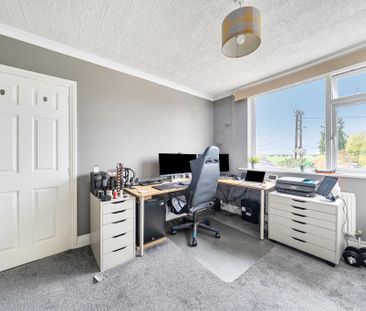 4 bedroom semi-detached house to rent - Photo 4