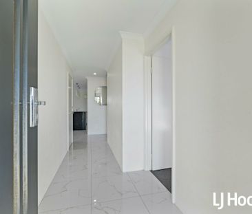 Modern Comfort in a Spacious Hilbert Home - Photo 2