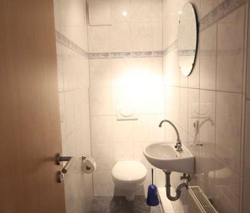 Großzügige 4-Zimmer-Wohnung mit Balkon, Gartennutzung und Stellplat... - Photo 2