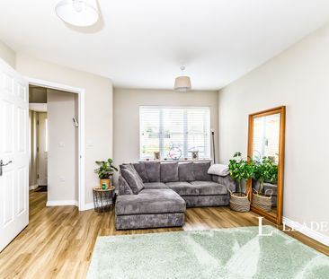 2 bedroom house to rent The Hollies, RH8 - Photo 1