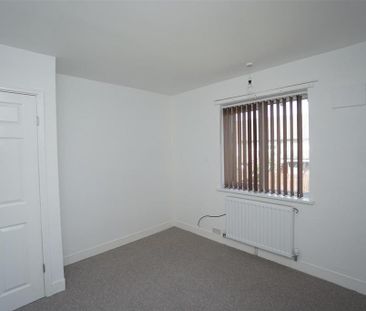 2 bedroom semi-detached house to rent - Photo 3