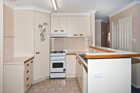 Unit 2/2 Brunckhorst Drive - Photo 4