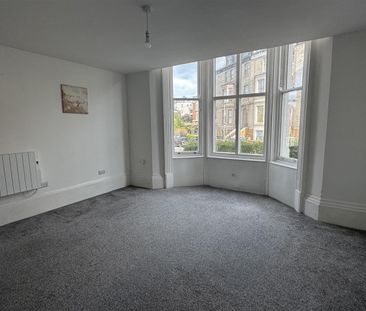 Grosvenor Road, Scarborough - Photo 1