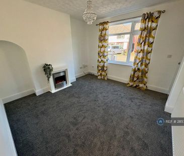 2 bedroom end of terrace house to rent - Photo 2