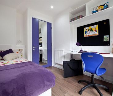 1 bedroom in a flat share to rent - Photo 3