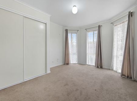 SPACIOUS HOPPERS CROSSING HOME FOR RENT - Photo 5