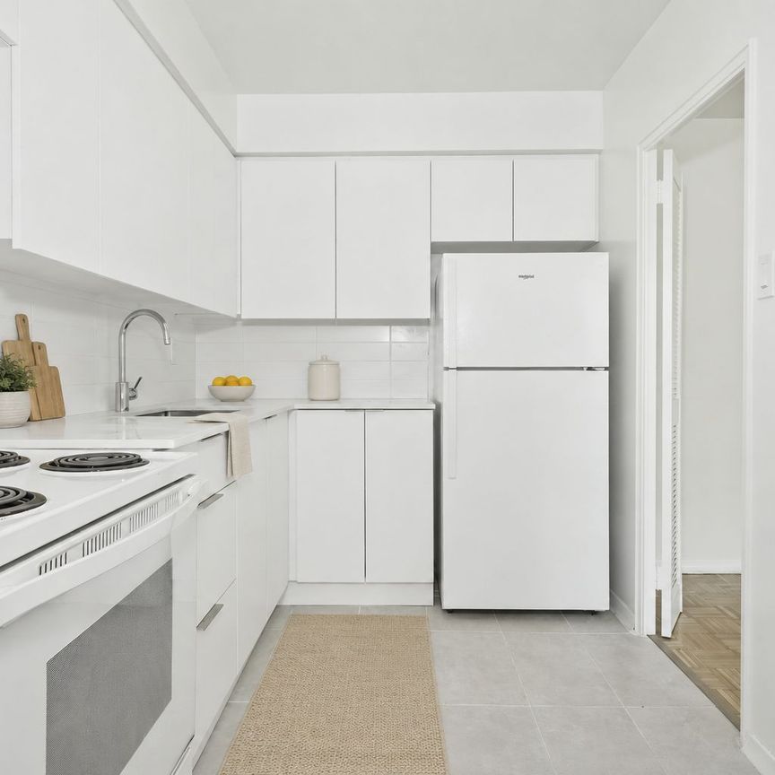 For Lease - 33 Erskine Avenue Unit# 308, Toronto, Ontario - Photo 1