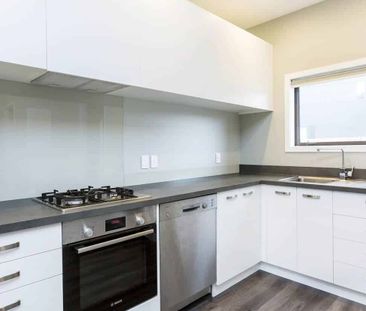 Modern Comfort in the Heart of Epuni - Photo 1