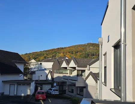 *EXKLUSIVE 2 ZIMMER-WOHNUNG mit EBK *AUFZUG *TIEFGARAGE * BARRIEREFREI *ERSTBEZUG - Photo 1