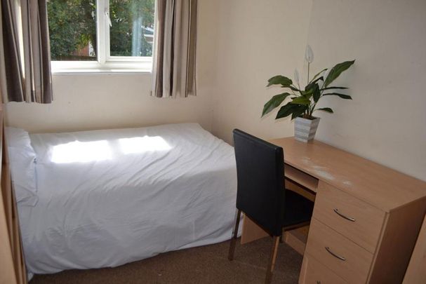 6 bedroom house to rent - Photo 1