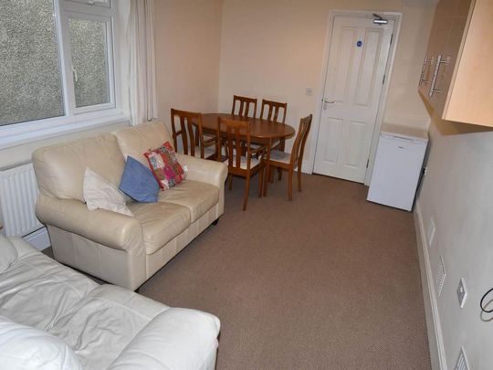 5 bedroom house to rent - Photo 1