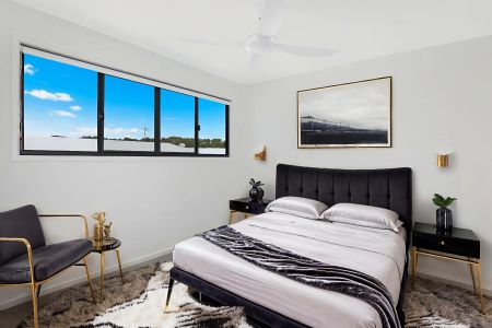 Contemporary Living with Space, Style & Comfort - Photo 2