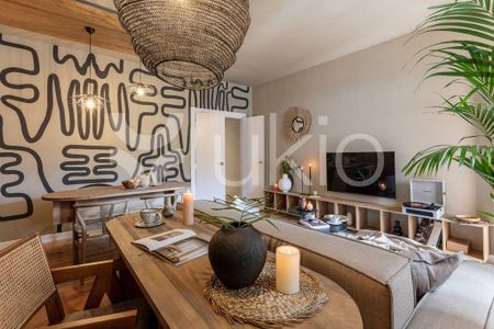 4 room luxury Apartment for rent in Madrid, Community of Madrid - Photo 2