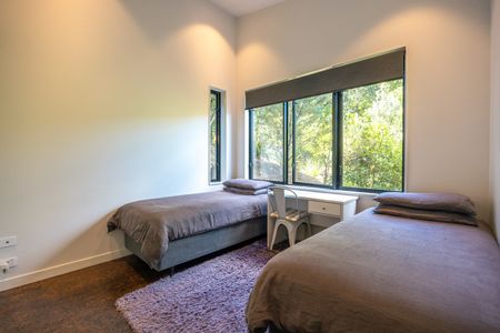 Enclosure Bay Retreat $850 p/w - Photo 4