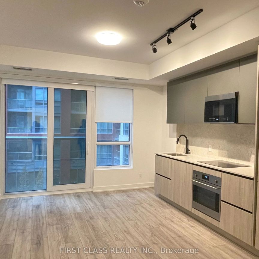 108 Peter Street #609 - Photo 1