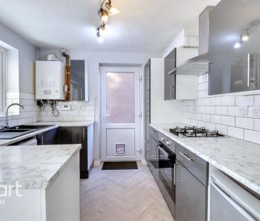 3 bedroom semi-detached house to rent - Photo 2