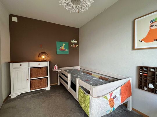 5-ROOM HOUSE IN DIETLIKON (ZH), FURNISHED, TEMPORARY - Photo 1