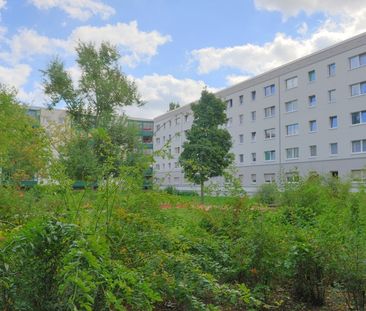 ERSTBEZUG mit 3 Zimmern, Balkon u. Badewanne! - Photo 2