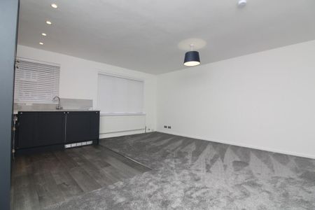 1 bedroom semi-detached bungalow to rent - Photo 4