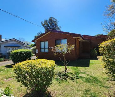 2/1a Delacey Street, NORTH TOOWOOMBA - Photo 3