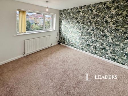 3 bedroom semi-detached house to rent - Photo 3