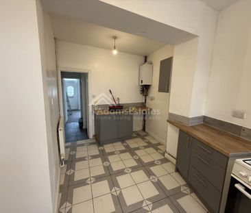 Price £700 pcm - Available Now - Unfurnished - Photo 4