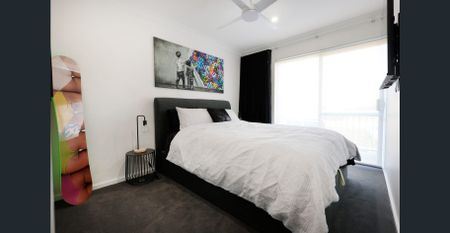 Chic & Stylish - Renovated from Top to Bottom - Photo 4