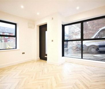 3 bedroom end of terrace house to rent - Photo 2