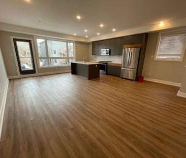 For Lease - 304 ELMGROVE Avenue Unit# 3, Westboro - Hampton Park, O... - Photo 2