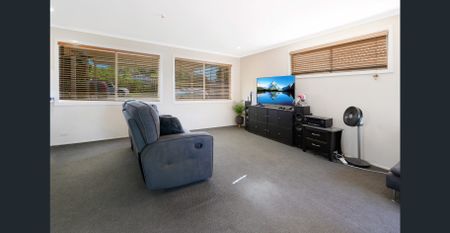 3 Bedroom House in Benowa - Photo 2