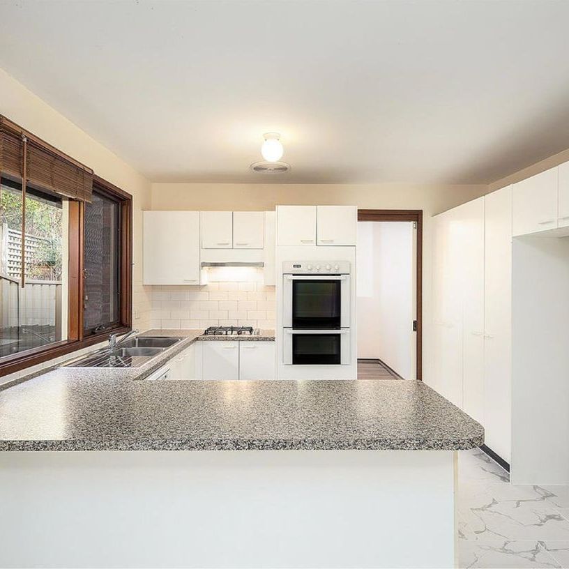 4 Woodglen Place, Cherrybrook, NSW 2126 - Photo 1