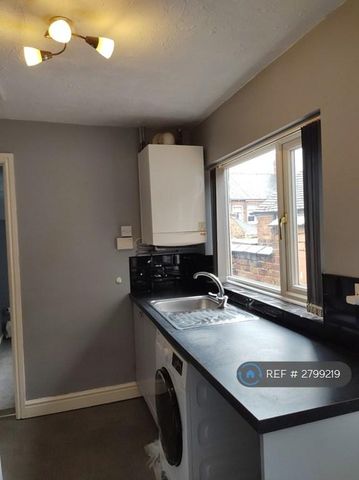 3 bedroom terraced house to rent - Photo 3