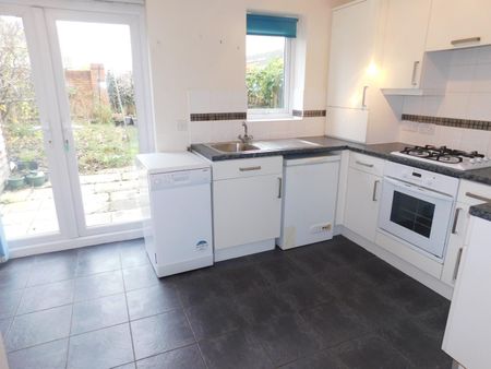 2 bedroom House unspecified to let - Photo 4