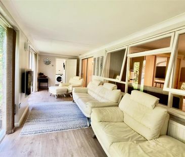 5 bedroom detached house to rent - Photo 1