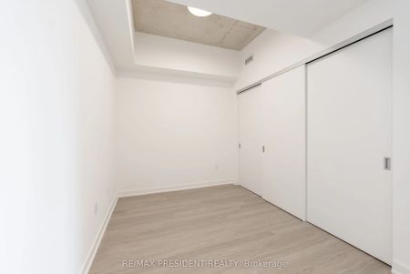 284 King Street E #803 - Photo 2