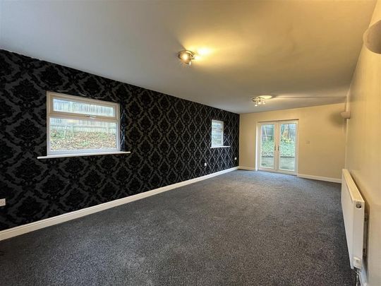 4 bedroom detached house to rent - Photo 1
