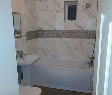 2 Bed Flat, West Lodge, E16 - Photo 6