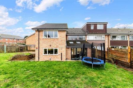 Ash Close, Merstham, RH1 - Photo 4