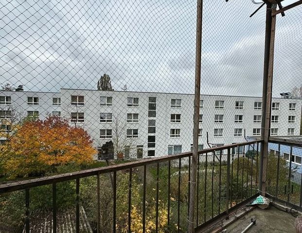 Neu sanierte 2 Raum Wohnung mit Balkon Zwickau PÃ¶lbitz ab sofort zu vermieten - Photo 1