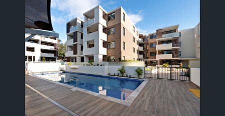 Beautiful Executive Apartment! - Photo 2